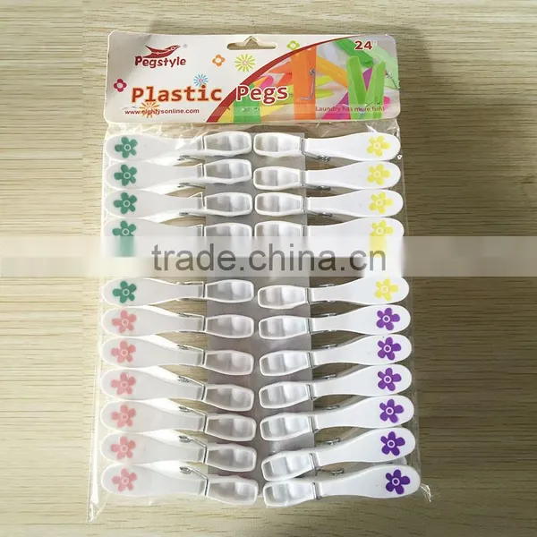 Maple Leaf Pattern Plastic Clothespins Laundry Clips Soft Grip Pegs Clothes Line Clips photo-3