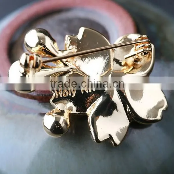 Alloy Vintage Pearl Brooch for Wedding Invitations photo-2