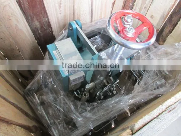 TAM-310-1Manual Hot Foil Stamping A4 Wedding Card Embossing Machine photo-4