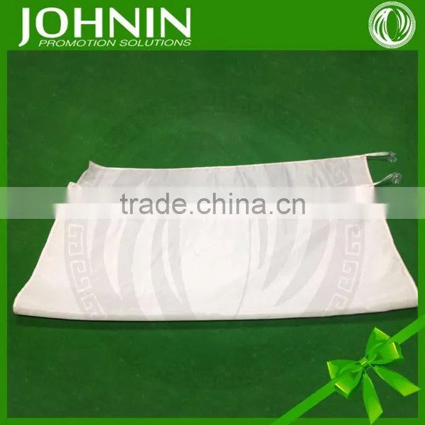 Latest Style 190T Polyester Taffeta Waterproof Mirror Attachable Beard Trimming Mat