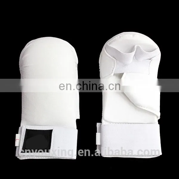 Martial Arts Equipment Red Karate Gloves Karate Glove Pine Tree photo-4