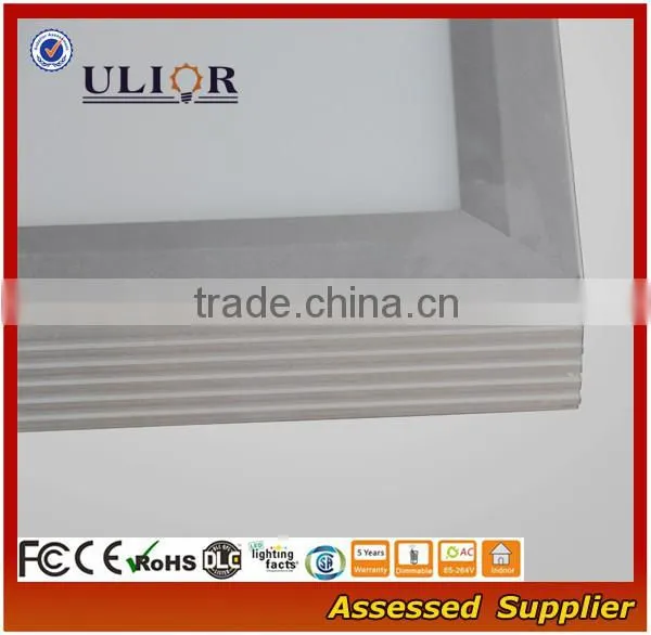 P8-169 CE RoHS FCC Ultra-thin Design Led Ceiling Panel With Internal Driver photo-3