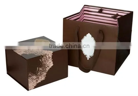 Delicate Paper Folding Gift Box With Ribbon photo-2