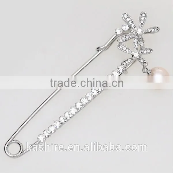 New product Snowflakes alloy sweater big Lovely fashion pins
