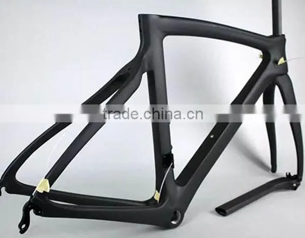 Aero Designed Carbon Fiber Road Frame, BB30 Cycle Racing Carbon Bicycle Road Frame, Lightweight 950g Carbon Bicycle Frame