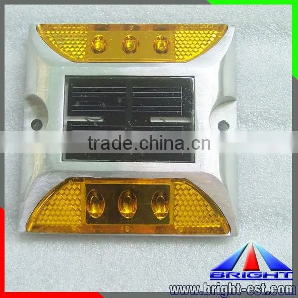 New Design Yellow and Red Color 6pcs 5mm Ultra Bright LEDs Aluminum Led Solar Road Stud With Quick Delivery photo-4