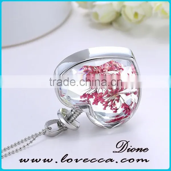 Vintage Pendant Floating Locket Charm Necklace With Dried Real Lace Flower photo-2