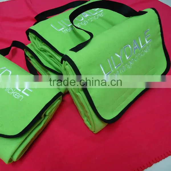Green Color Polar Fleece With Sponge & Nylon Back Outdoor Waterproof Travel Blanket photo-2