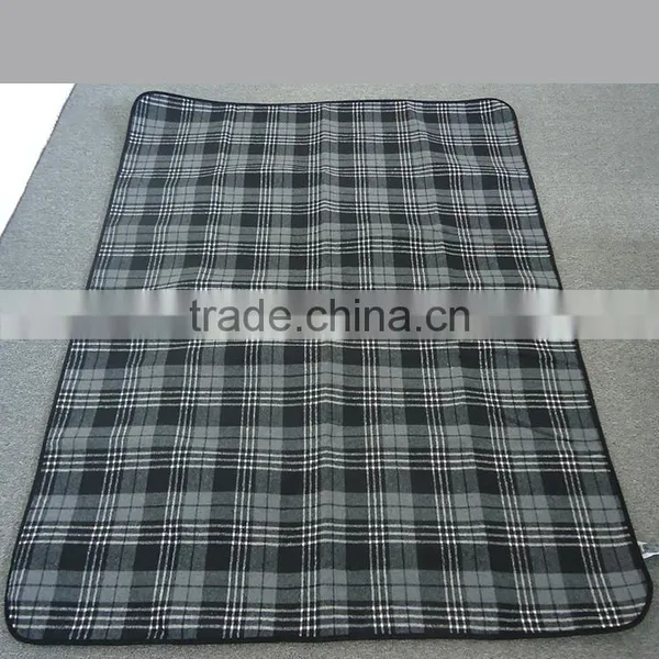 Polar Fleece / Nylon Extra Large With Waterproof Back Picnic & Outdoor Blanket photo-3