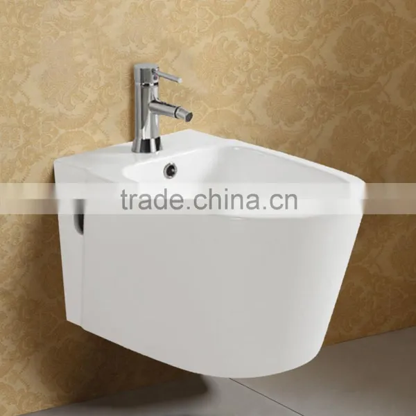 White Glazed Ceramic Sanitary Ware Bidet photo-2