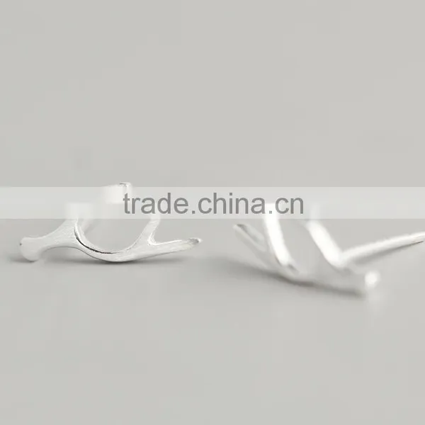 Fashion Popular Deer Design Daily Wear 925 Silver Sud Earrings photo-5