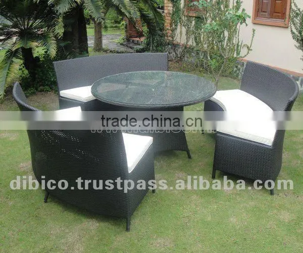 Outdoor Round Table Set