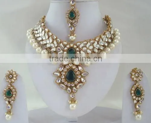 Gold Tone Kundan Pearl Choker Necklace Earring Set photo-4