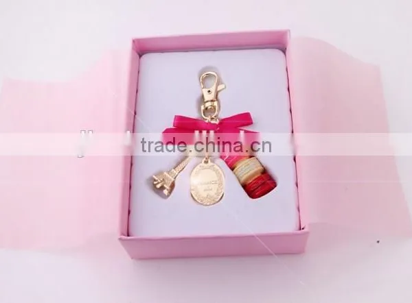 High Quanlity Fashion Key Chain Boutique in Paris, France Eiffel Tower Cake Influx of Goods Macarons Metal Keychain With Box photo-3