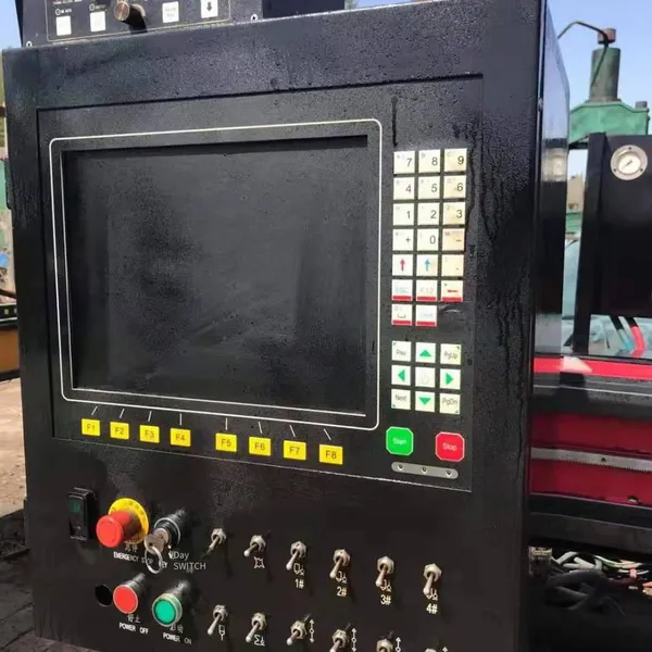 Used Gantry Plasma Flame Cutter With Hypertherm Maxpro200 Plasma Power Supply photo-2