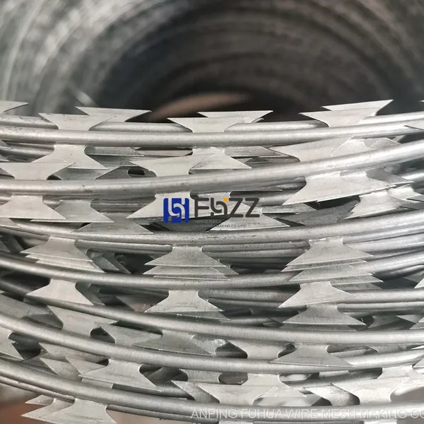 Hot Deep Galvanized Razor Blade Barbed Wire BTO-22 Diameter 980mm for Security Fencing Barriers photo-3