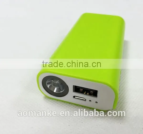 AK-03 5200mah Mobile Power Bank With LCD Digital Display and LED Flashlight for IPhone, IPad, Samsung, Nokia, HTC Etc. photo-3