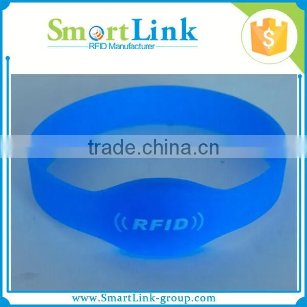 cheap waterproof silicone rifd wristband For swimming pool,uhf epc gen2 long range rfid bracelet