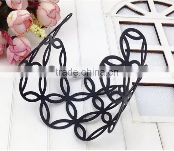 Cheap Jewelry Plain Black Cuff Metal Hollow Bangle With High Quality photo-4