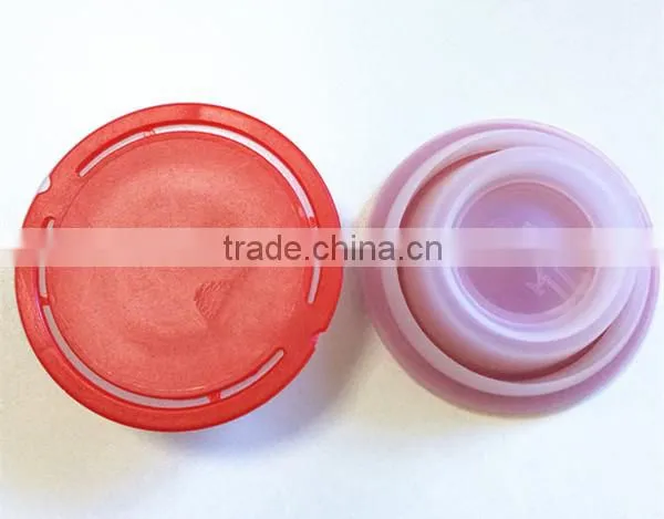 56mm Plastic Screw Cap / Plastic Spout / Twist off Cap for Brake Fluid Manufacture China photo-6