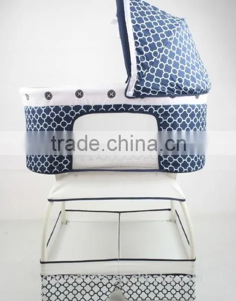 Soft and Comfortable Baby Bassinet With Rocker photo-2
