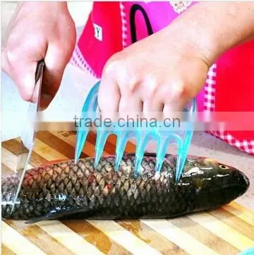 Wholesale Stock Kitchen Claw Shaped Plastic Chopping Vegetables Armguard Aid