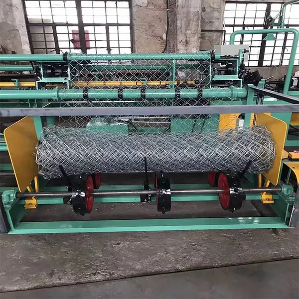 Customized Sustainable Wholesale Powder Sprayed PVC Coated Chain Link Fence Cyclone Wire Mesh Fence for Baseball Fields photo-3