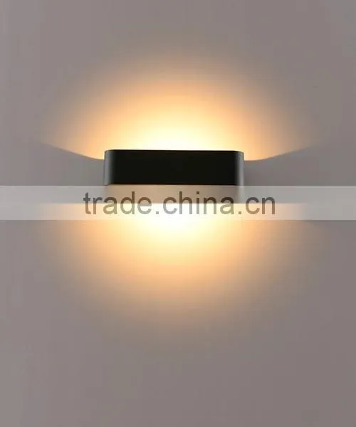Modern Designed LED Wall Light up and Down 2X3W Beam Angle 120 IP54 Waterproof Square Shape Wall Light for Outdoor Use photo-2