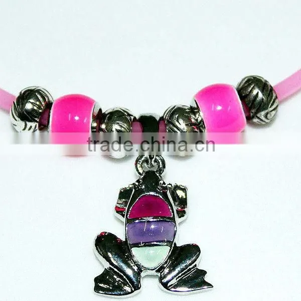 UV Led Colors Changing Necklace With Mood Pendant