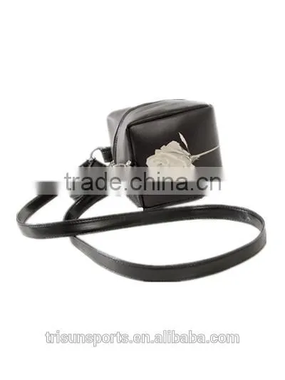 Trendy Handy Lightweight Leather Bag For Young Girls photo-2