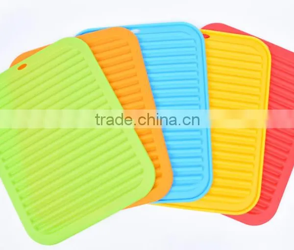Non Slippery Waterproof Kitchen Accessories Leaking Pad Silicone Placemat photo-2