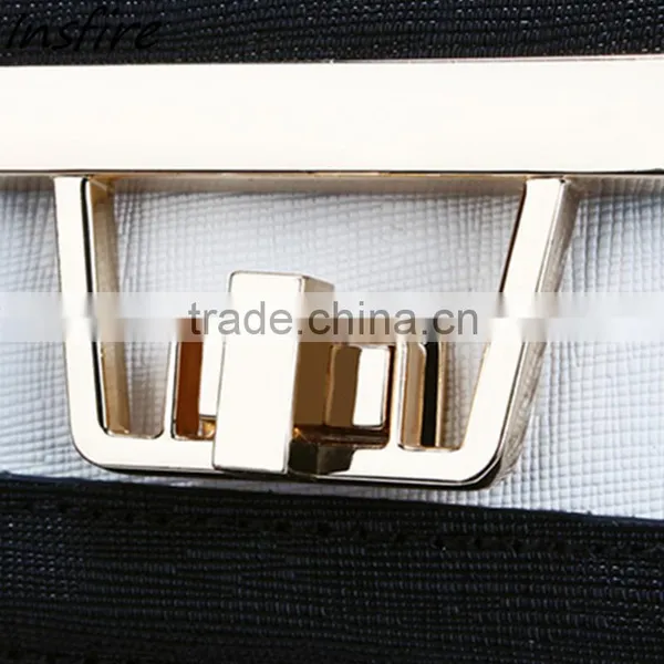 Guangzhou OEM Clutch Bag Wit Rivet Fashion Style Lady Gold Chain Long Handle Shoulder Bag photo-2