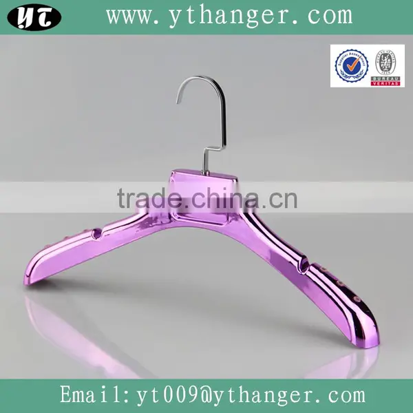 HA6832 Plastic Notched Non Slip Hanger Electroplated Coat Hanger photo-2
