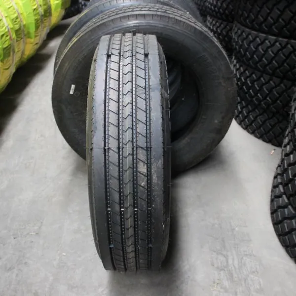 ROLLMAX RUBBER TRUCK TYRE 255/70R22.5