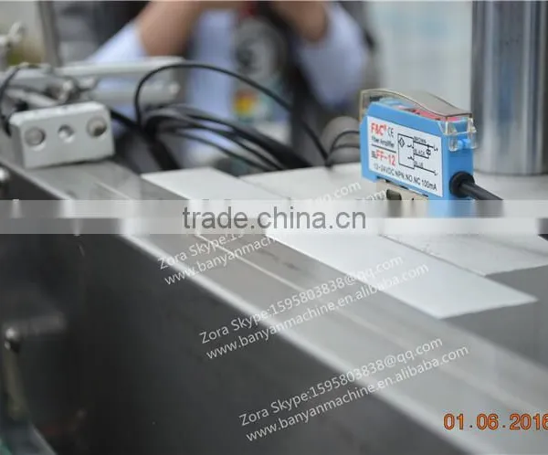 Top Supplier Servo Motor Automatic Cold Glue Square Bottle Labeling Machinery Shanghai Factory photo-4