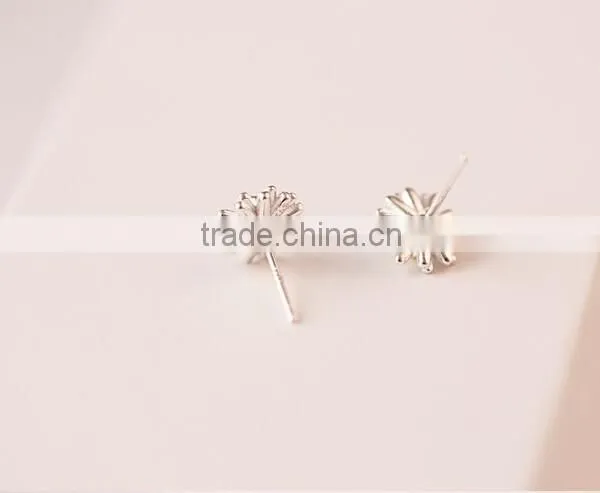Gold and Silver Sterling Silver Tiny Daisy Stud Earring Jewlery for Bridesmaid Gifts photo-5
