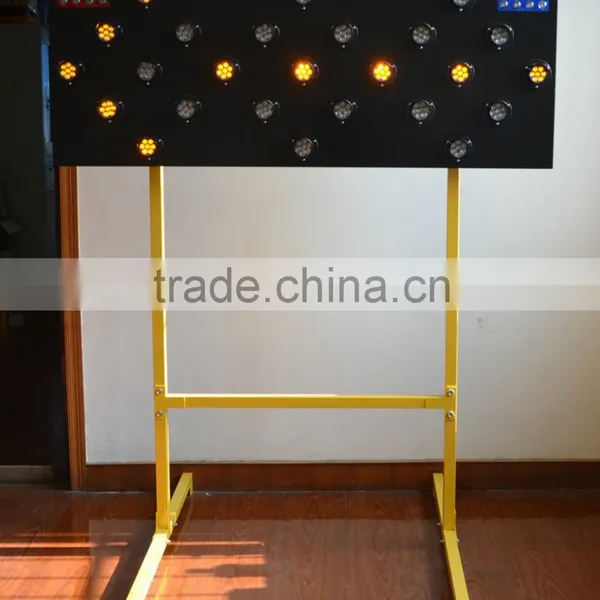 Solar Portable LED Arrow Board photo-4