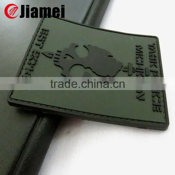 customized logo clothes brand name rubber patch maker