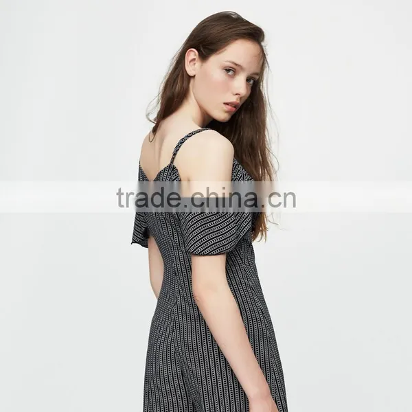 2017 Plain-coloured Cut Out Shoulder Sexy V-neck Women Ruffled Jumpsuit photo-4
