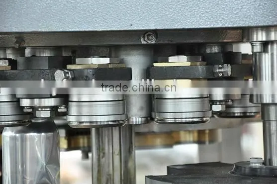 Automatic Pop Can Filling and Sealing Machine photo-2