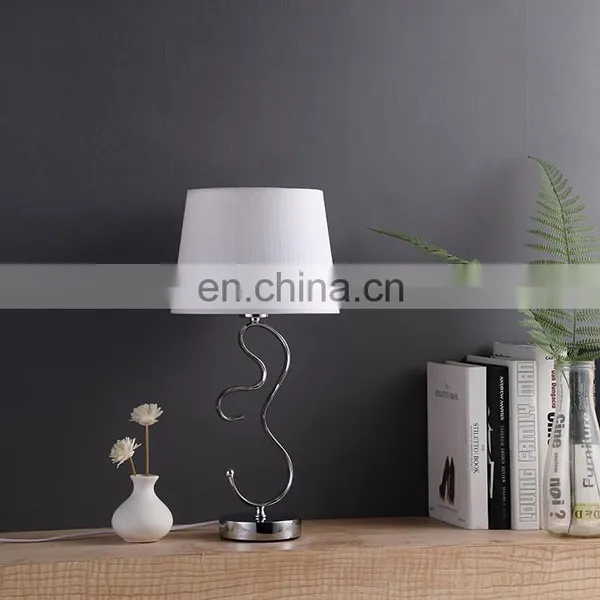 China Manufacturer Wholesale Creative Design Custom Fancy Table Lamps Metal for Home Decor photo-2