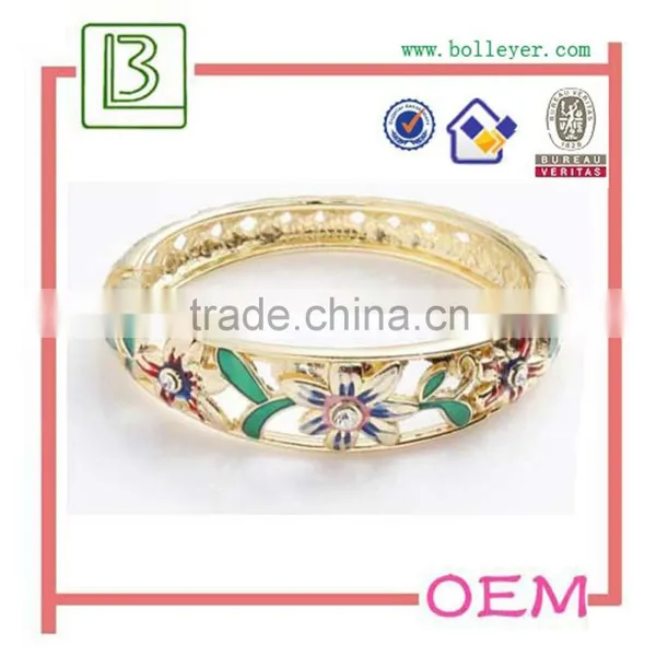 Female Charming Crystal Bangle Bracelet photo-5