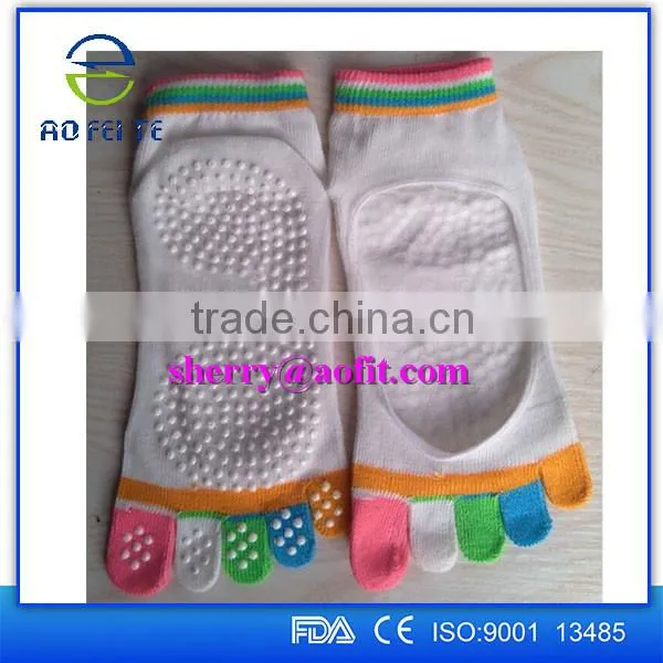 Eco-friendly Colorful Non Slip Custom Yoga Toe Socks Soft Breathable Yoga Socks photo-5