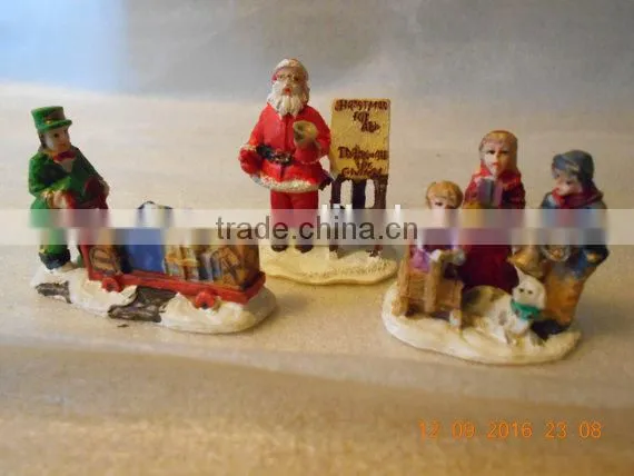 Set of 5 Christmas Village Houses & 6 People Figurines photo-3