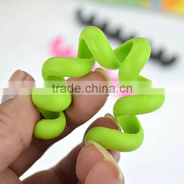 Earphone Cable Coiling Holder photo-3