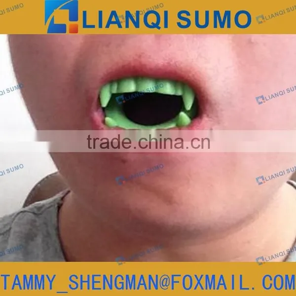 Halloween Plastic Teeth / Creepy Product