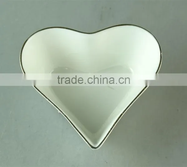 Wholesale Stock White Heart Shape Ceramic Serving Dish With Silver Line in Good Quality and Reasonable Price photo-2