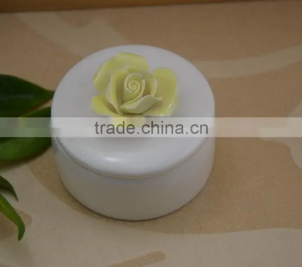 Hot Sale Porcelain Jewelery Box With Flower Shape Design photo-5