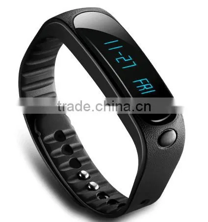 2016 Fashion Silicone Pedometer Wristbands Sleep Monitor Camera,music,video Remote