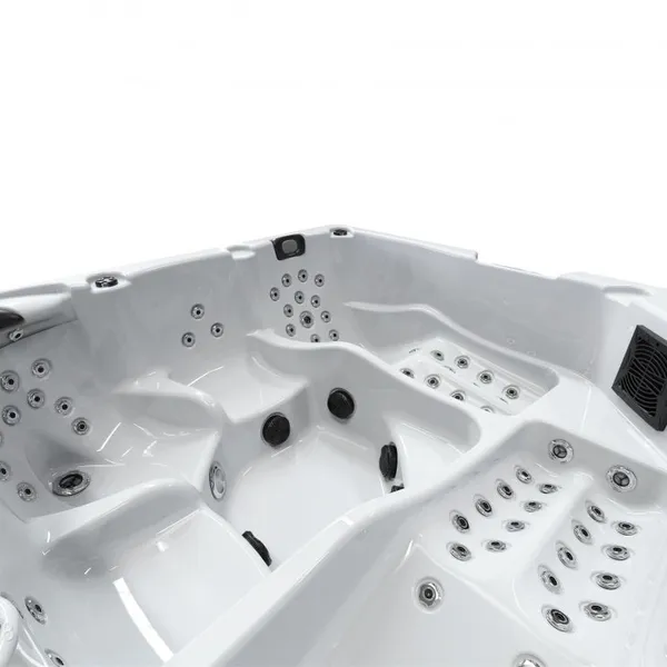 Hot Tub, Jetted Bath Tub, Pools, Spas & Whirlpools photo-2
